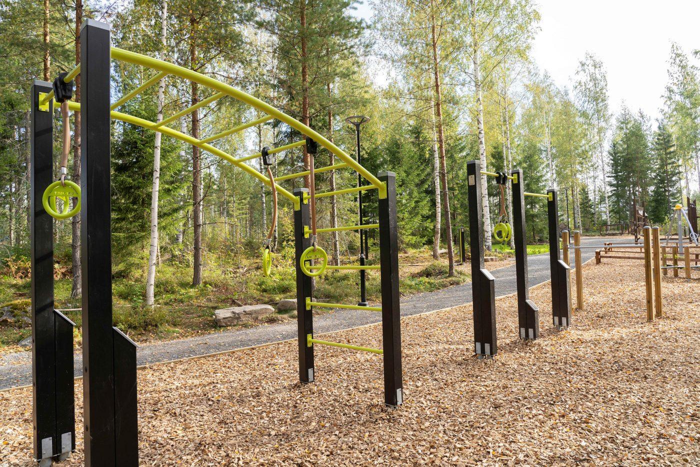 Ulkokuntoilulaitteita